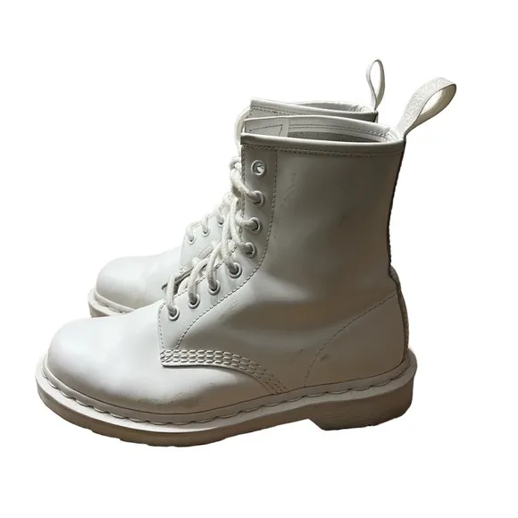 DR. MARTENS 1460 Pascal White Virginia Blanco 8 eye Boots Size 7