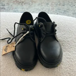Dr. Martens 1461  marbled sole leather men’s 5 women’s 6 NWT