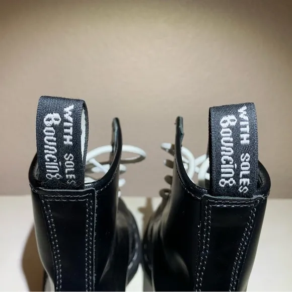 Dr. Martens black leather 8-Hole Boots White Stitching size 6 punk goth grunge