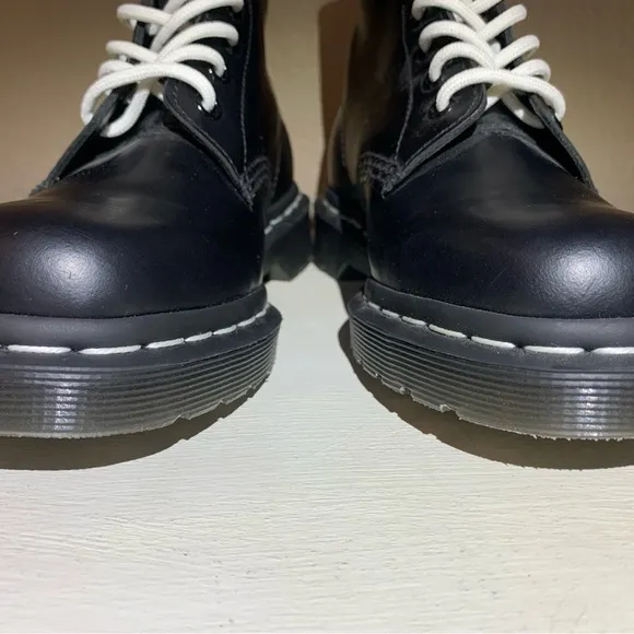 Dr. Martens black leather 8-Hole Boots White Stitching size 6 punk goth grunge