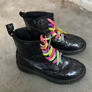 Dr Martens Black with silver sparkles Sz Girls 3