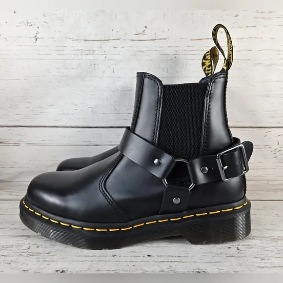 Dr. Martens Wincox Smooth Leather Buckle Moto Chelsea Black Boots Women's Size 8