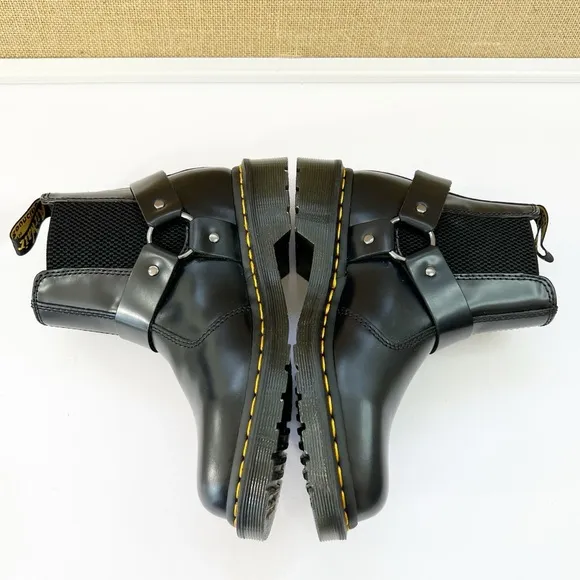 DR. MARTENS WINCOX SMOOTH LEATHER BUCKLE MOTO CHELSEA BOOTS Size 6 Women’s