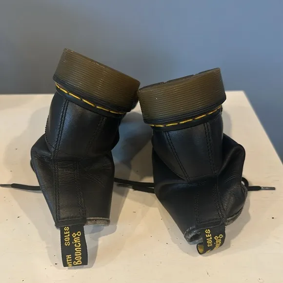 Dr. Martens youth boots softy T leather up size 5 medium black laced up
