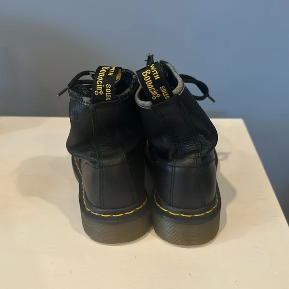 Dr. Martens youth boots softy T leather up size 5 medium black laced up