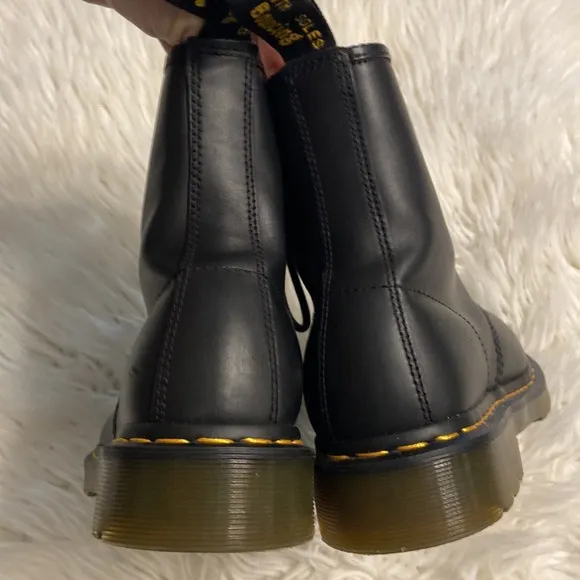 Dr.Martens  Air Wair with sole bouncing 🥾 size 8M BNWOT please see all photos