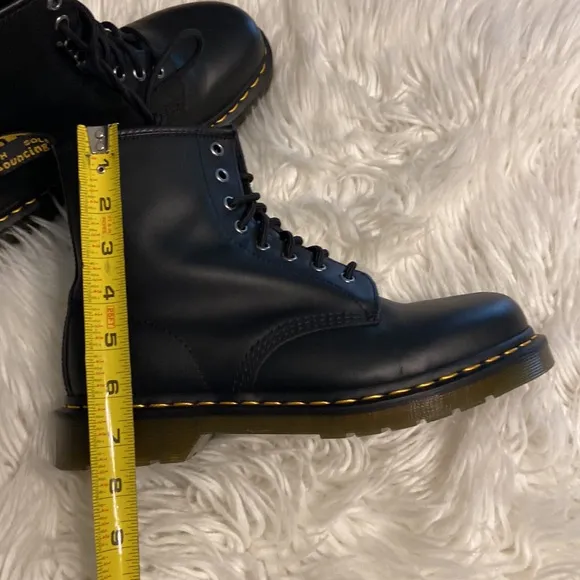 Dr.Martens  Air Wair with sole bouncing 🥾 size 8M BNWOT please see all photos
