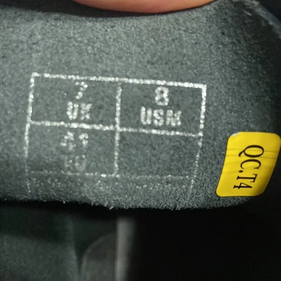Dr.Martens  Air Wair with sole bouncing 🥾 size 8M BNWOT please see all photos
