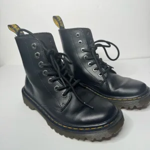 Dr. Martens black ankle boots size 6