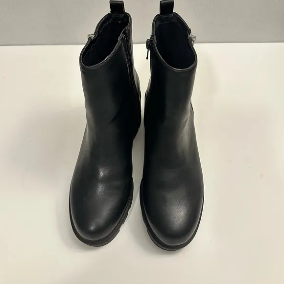 DV Dolce Vita Women's &quot;NWOT&quot; Nicola Booties Size 10