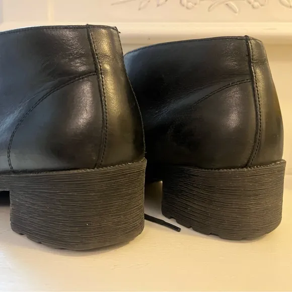 Eastland Wellesley Leather lace up ankle boots
