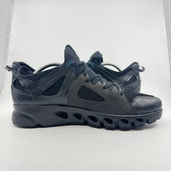 Ecco Shoes Men 9 Black Multi-Vent Gore-Tex Waterproof Hiking Low Top Waterproof