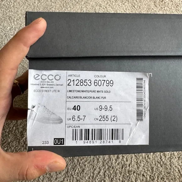 ECCO Street lite W White/Gold Size US 9 - 9.5