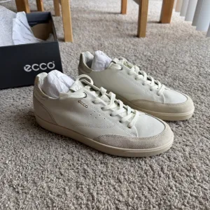 ECCO Street lite W White/Gold Size US 9 - 9.5