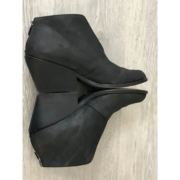 Eileen Fisher Nelson Bootie Women's US 8.5 Black Leather Back Zip Ankle Boots
