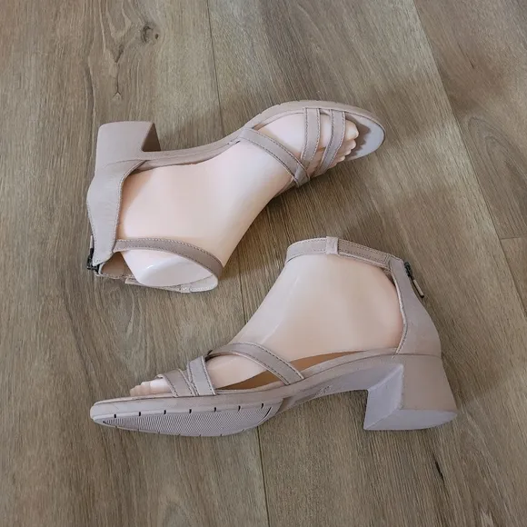 Eileen Fishet Noni Sandals Khaki Tumbled Leather NWT