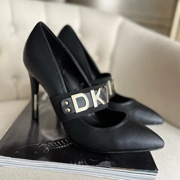 Elegant Black heels stylish modern shoes