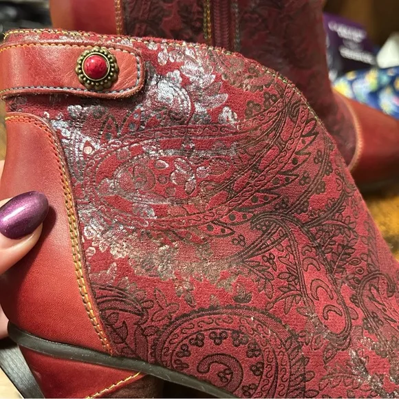 Elegant Red Ankle Boots
