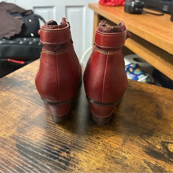 Elegant Red Ankle Boots