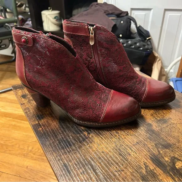Elegant Red Ankle Boots