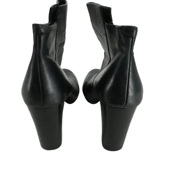 Elliott Lucca Daniella Black Leather Boots Booties Size 8 Gold Zip Anthro Block