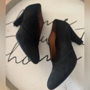 ERIC MICHAEL MADE IN PORTUGAL LEATHER ANKLE BOOTS 39