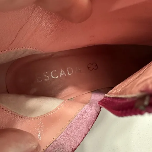 ESCADA PINK ANKLE BOOTIES CROC PATTERN PINTY TOE LOW HEEL Sz 39 1/2 Us 9 ITALY