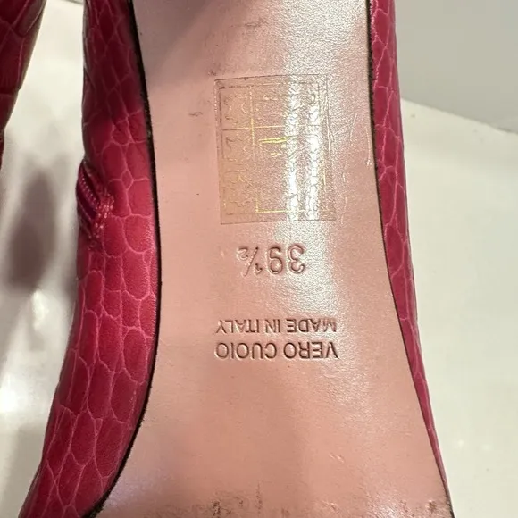 ESCADA PINK ANKLE BOOTIES CROC PATTERN PINTY TOE LOW HEEL Sz 39 1/2 Us 9 ITALY