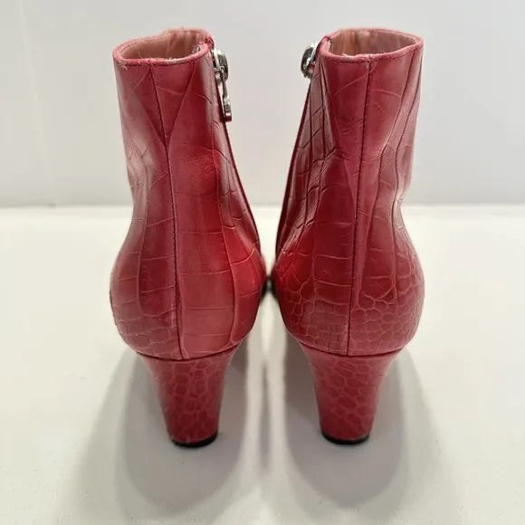 ESCADA PINK ANKLE BOOTIES CROC PATTERN PINTY TOE LOW HEEL Sz 39 1/2 Us 9 ITALY