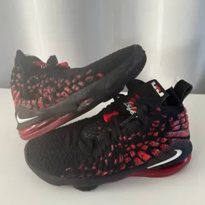 EUC Boys Nike LeBron 17 Black &amp; Red Tennis Shoes  Size 7y