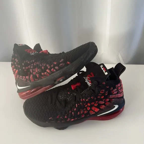 EUC Boys Nike LeBron 17 Black &amp; Red Tennis Shoes  Size 7y