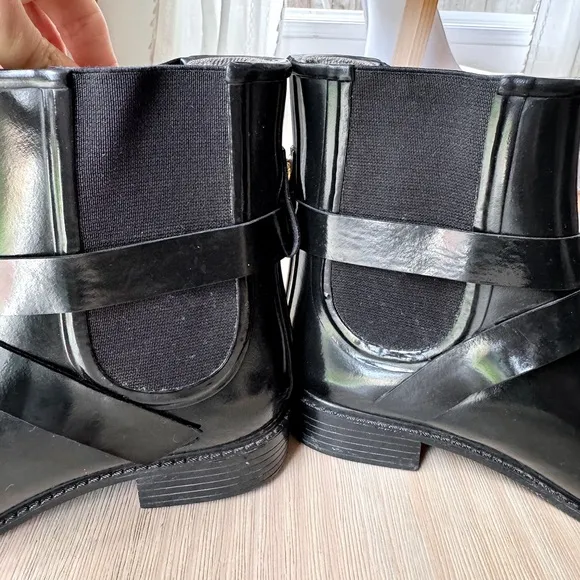EUC Burberry Ackmar Ankle Rain Boots - 36 (6 US)