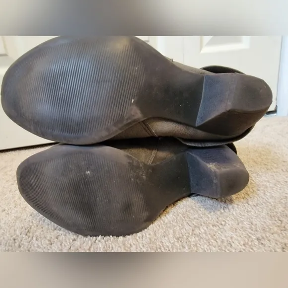 EUC Jellypop Margo Distressed Boots, Size 9 with 3&quot; heel
