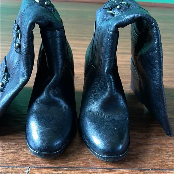 👢👢EUC Matisse Black Heeled Boots with Chunky Heel and Buckle Straps👢👢