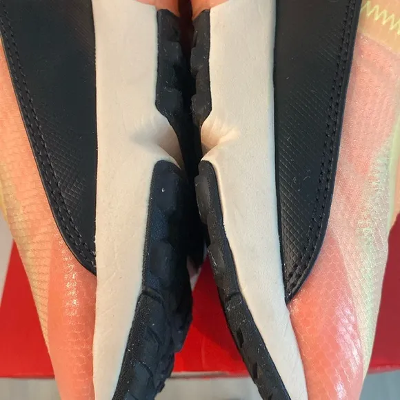 EUC Nike Air Max 2090 - Size 8
