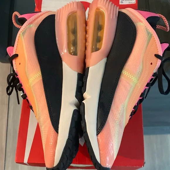 EUC Nike Air Max 2090 - Size 8
