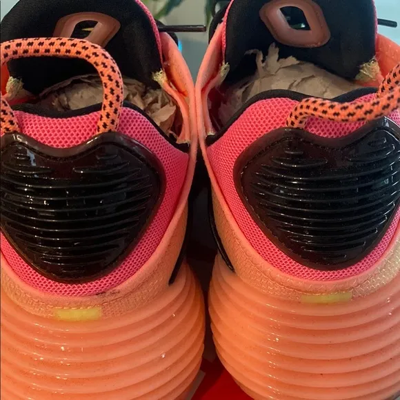 EUC Nike Air Max 2090 - Size 8