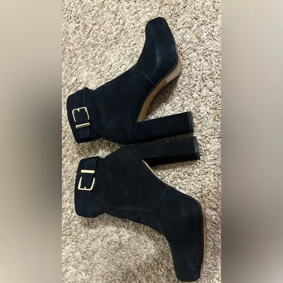 Express Elegant Black Ankle Boots
