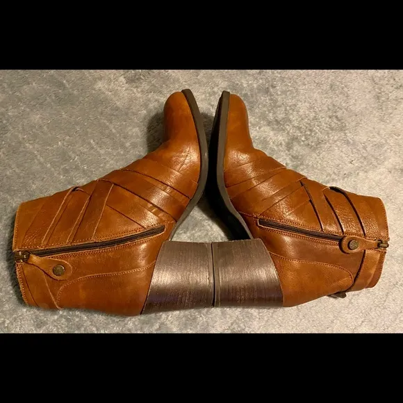 Fabianelli Italian Leather Ankle Booties/ Boots