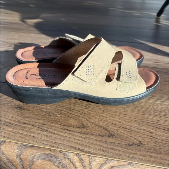 Flexus Aditi by Spring Step leather arch support Sandal NEW