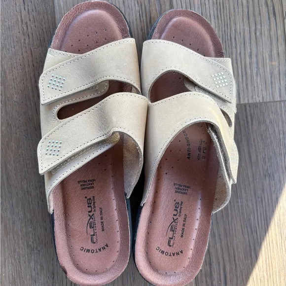 Flexus Aditi by Spring Step leather arch support Sandal NEW