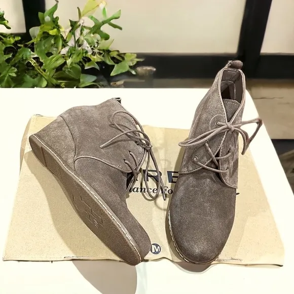 FRANCO SARTO Taupe Annabelle Lace Up Wedge Ankle Boots NEW/no box Size 7.5