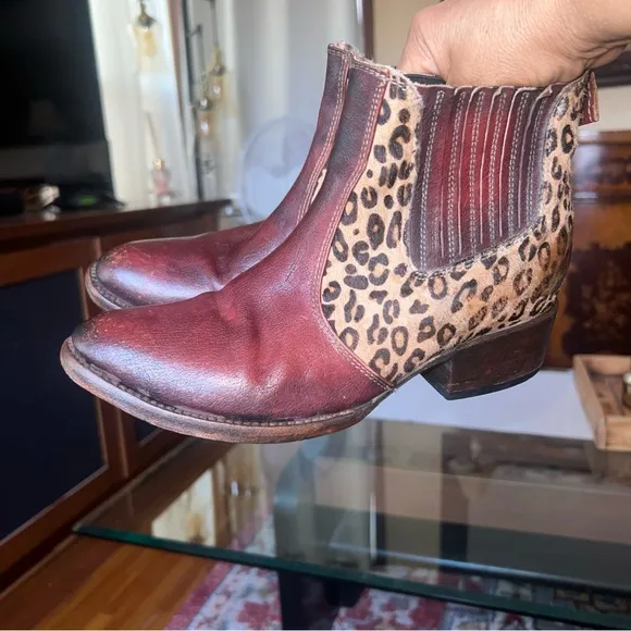 FREE BIRD By Steven  Print Leather Ankle Boots, pre loved 🥰