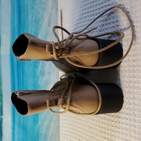 Free People Ankle boots women's size Eu 39 US 9