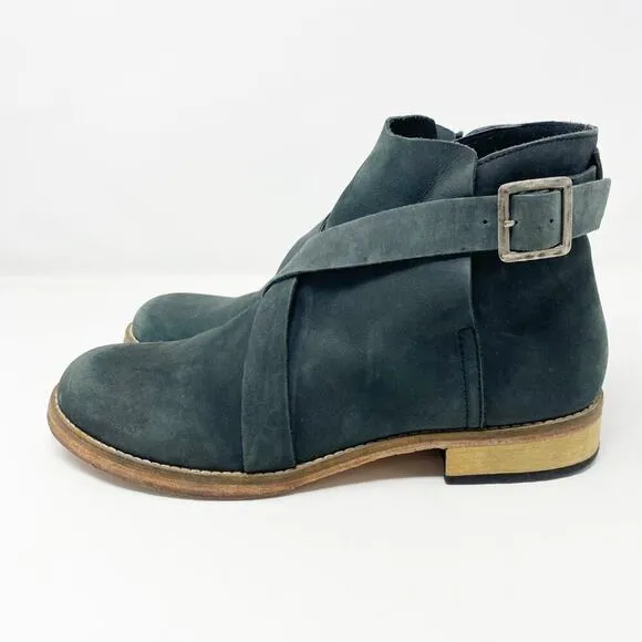 Free People Gray Nubuck Leather Ankle Boots Women's EU Size 39 Made in India EUC
