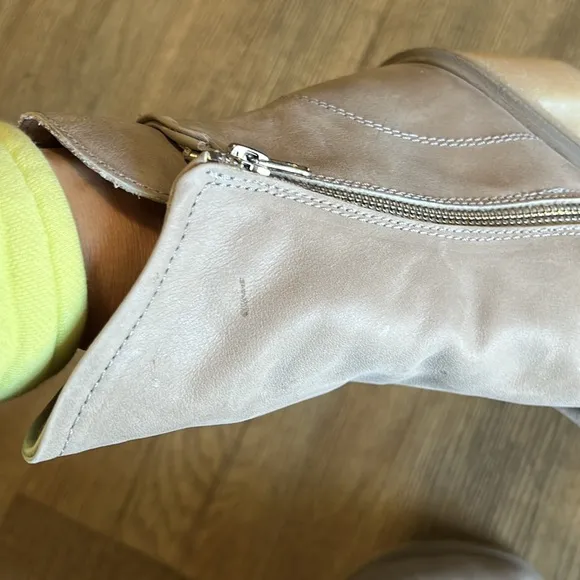 Free People jack zip ankle boots size 36.5/6 taupe
