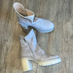 Free People jack zip ankle boots size 36.5/6 taupe