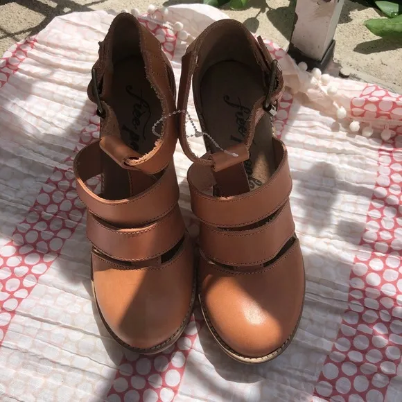 Free People Mix It Up Natural Platform Size 7