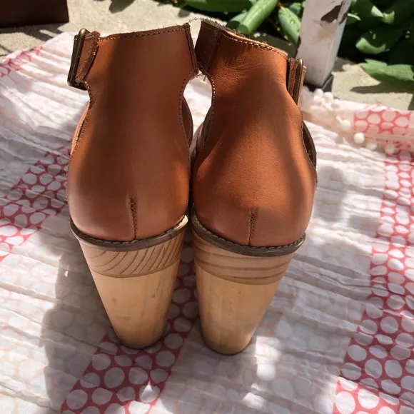 Free People Mix It Up Natural Platform Size 7