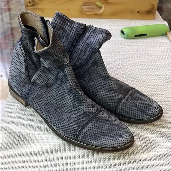 FREE PEOPLE Stylish Perforated Leather Ankle Boots